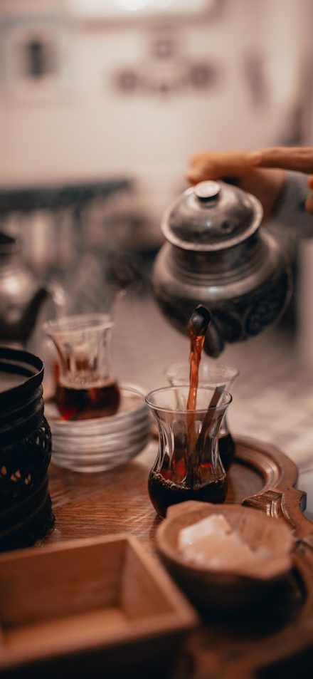 茶马小说 App 阅读界面截图，正文段落宽松排布，顶部显示章节名，底部有进度条与翻页控件